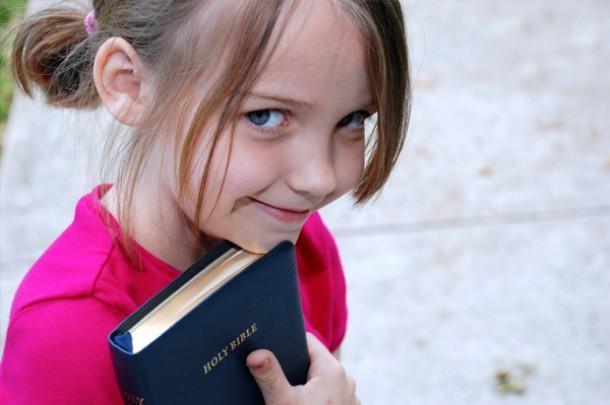 Presenting Bibles to Children – Make it Intergenerational