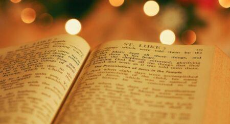 Bible open to Gospel of Luke